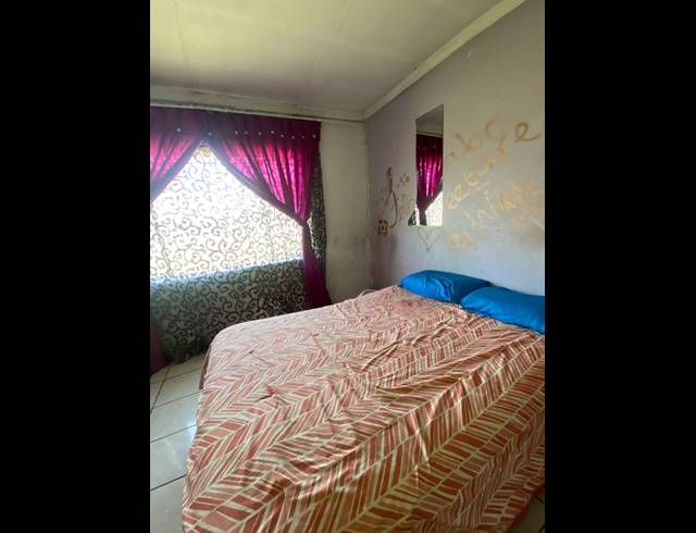 8 BEDROOM HOUSE FOR SALE IN BEDWORTH PARK